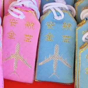 上賀茂神社(京都)のお守りの種類・値段一覧まとめ！航空安全守・うまくいく守・鈴のお守りなどおすすめを紹介！受付時間も